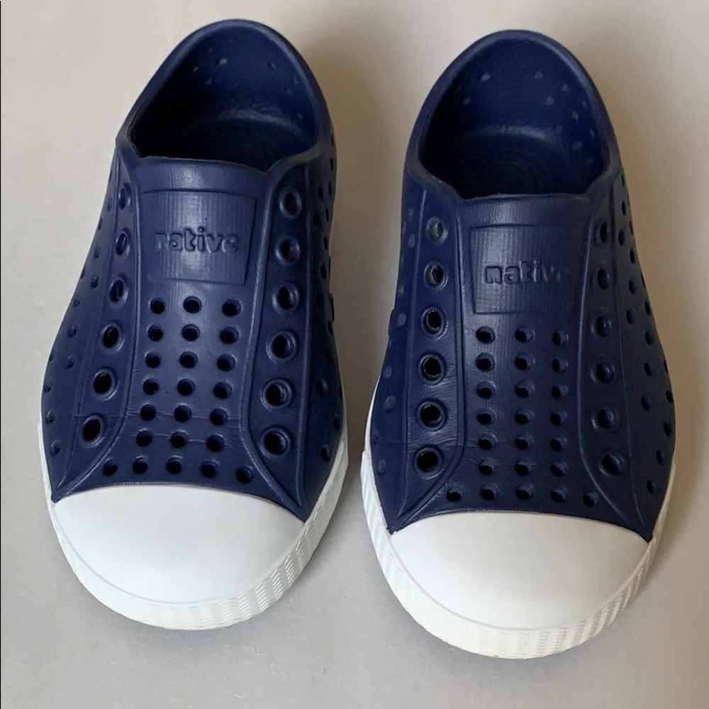 Native Jefferson Toddler Shoes, Size C6. Navy